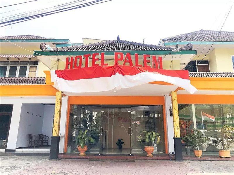 Hotel Palem 2 Syariah Malang Redpartner Exterior foto